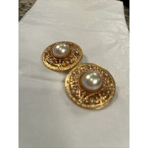 RARE Spingarn NY Clip Earring Large Round Pearl Signed Filigree Brushed Gold 80s